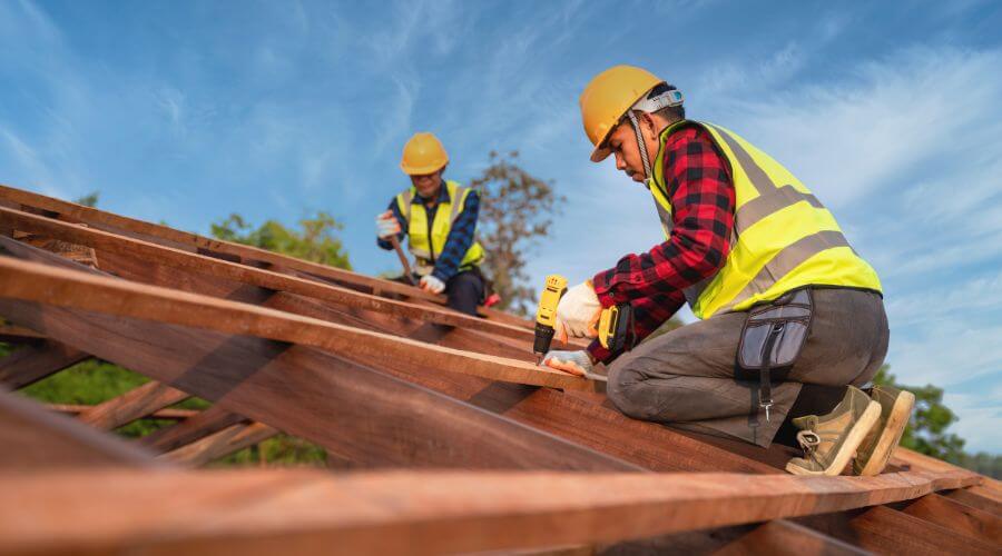 Professional gutter cleaning in Rialto, CA